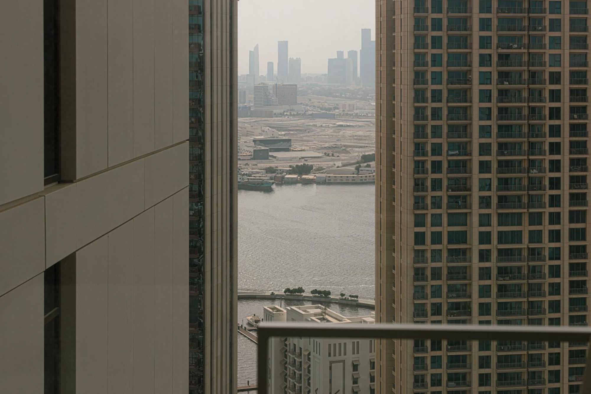 Apartment Elegant 1br With Skyline View In Creek Harbour