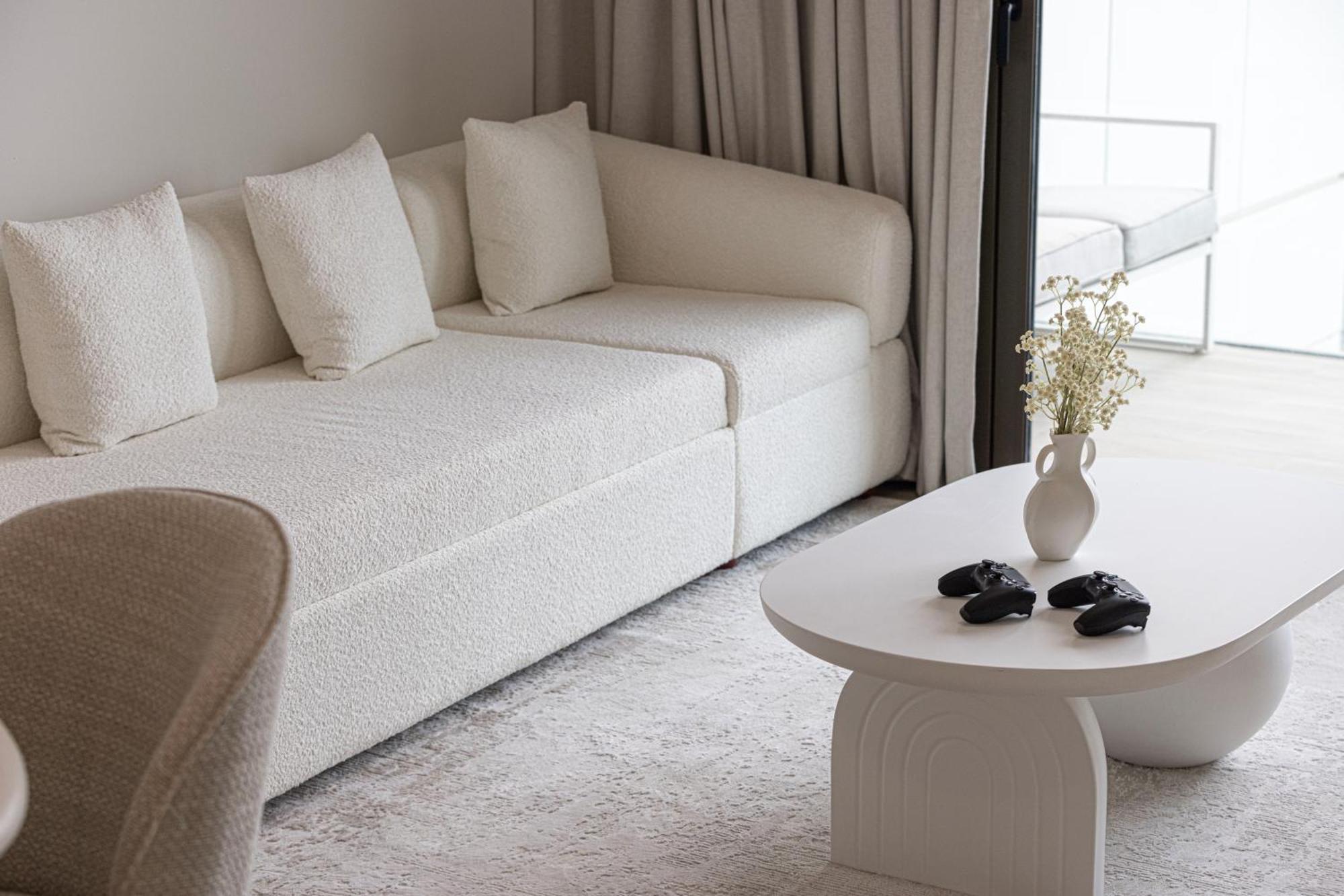 Elegant 1br With Skyline View In Creek Harbour *