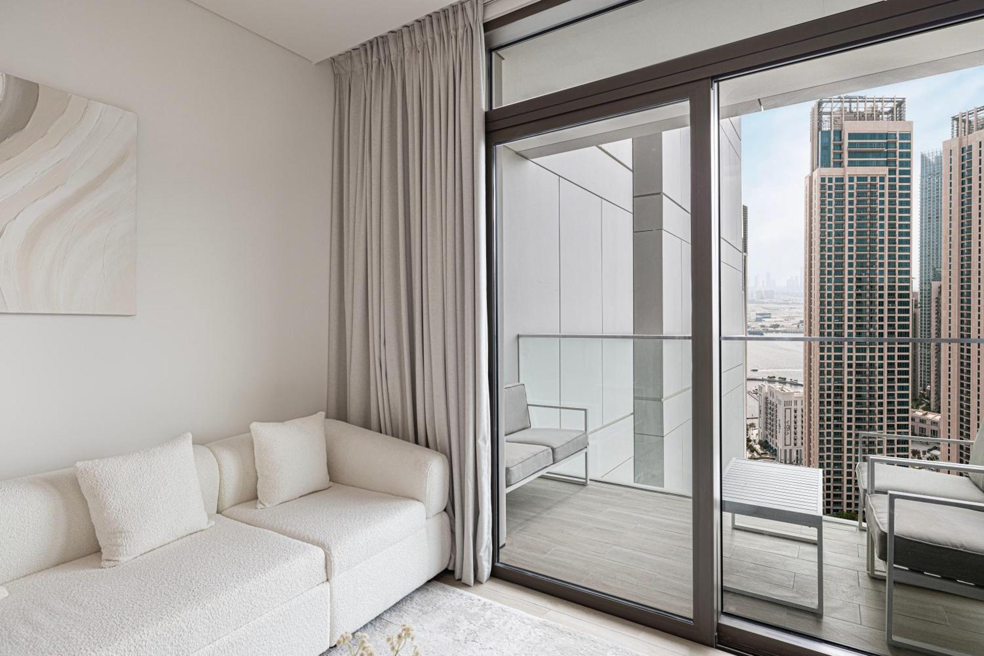 Elegant 1br With Skyline View In Creek Harbour Apartment *
