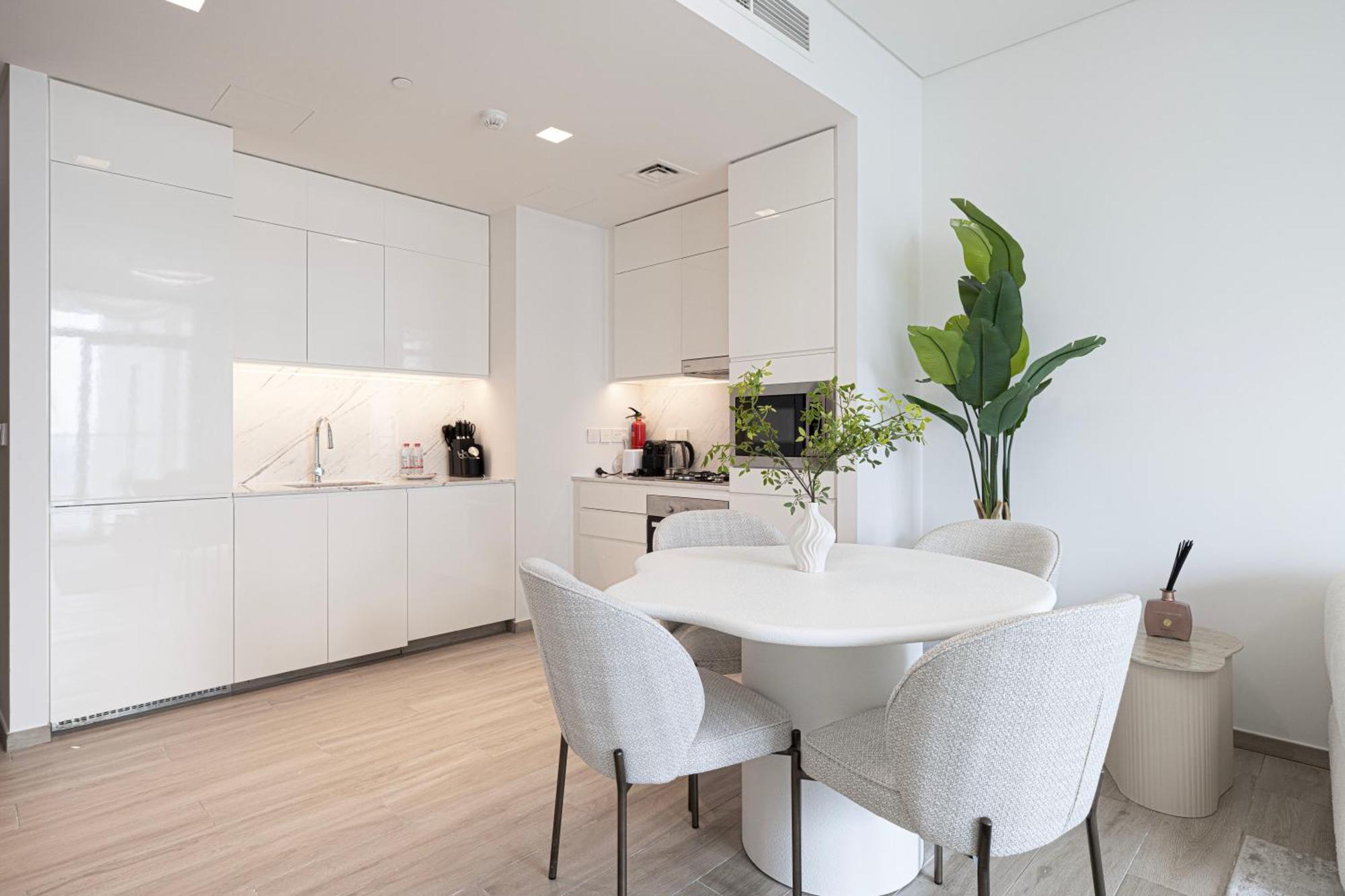 Elegant 1br With Skyline View In Creek Harbour