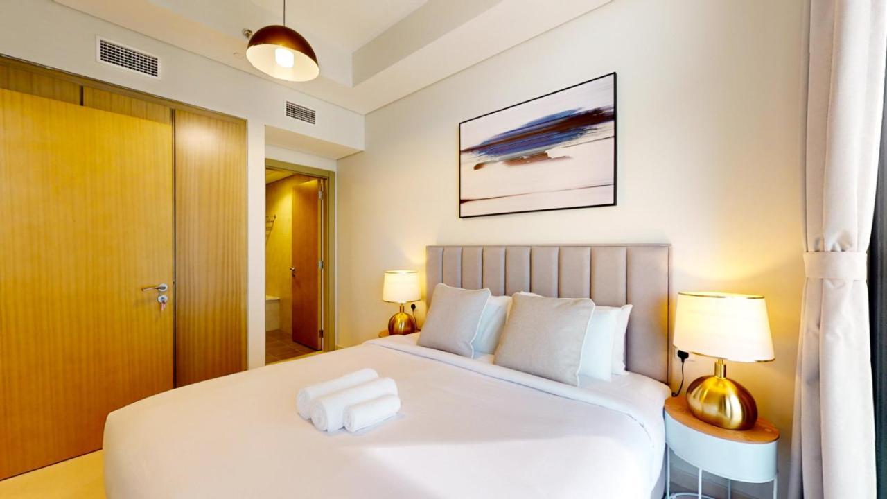 Aykon 2 - Vibrant Two Bedroom Apartment Dubai