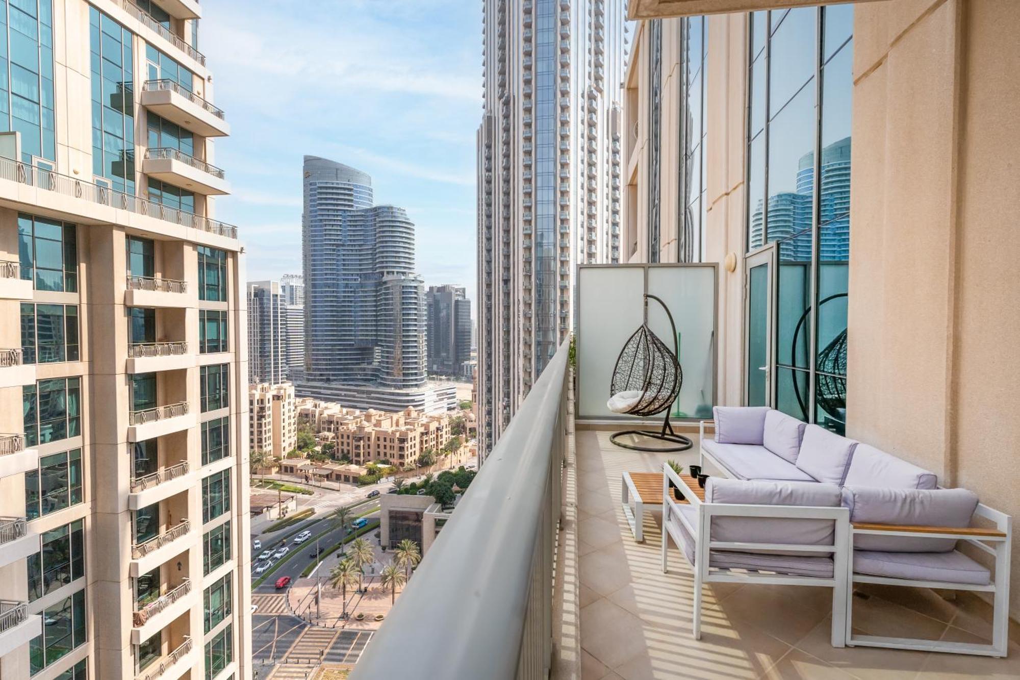 White Sage - Fountain View Stylish With Spacious Terrace Apartment