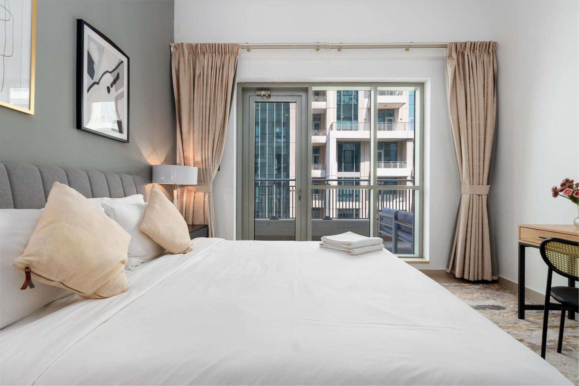 White Sage - Fountain View Stylish With Spacious Terrace