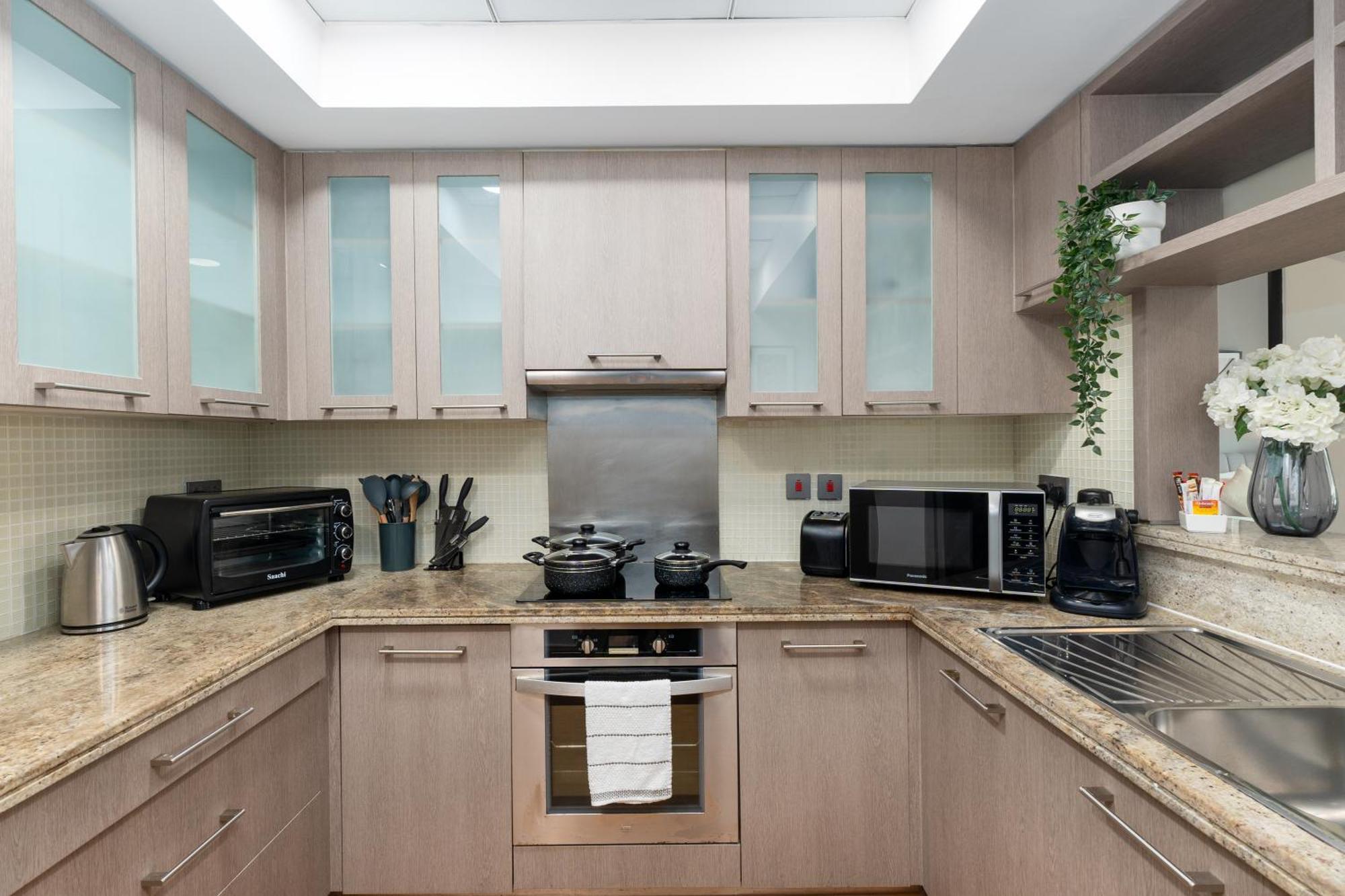 White Sage - Fountain View Stylish With Spacious Terrace Apartment