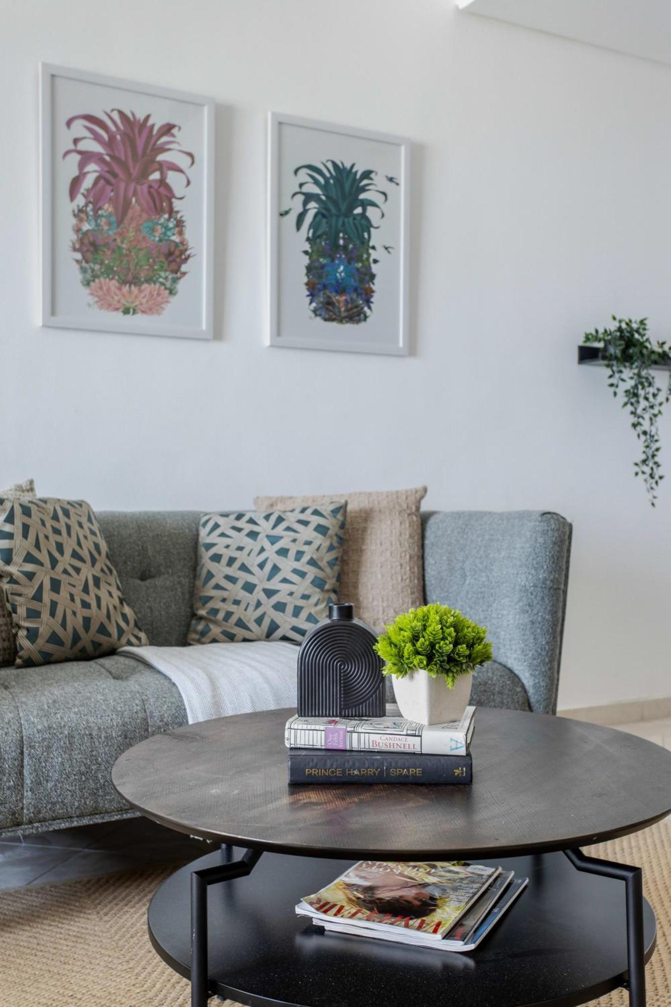 Frank Porter - Damac Crescent A Dubai