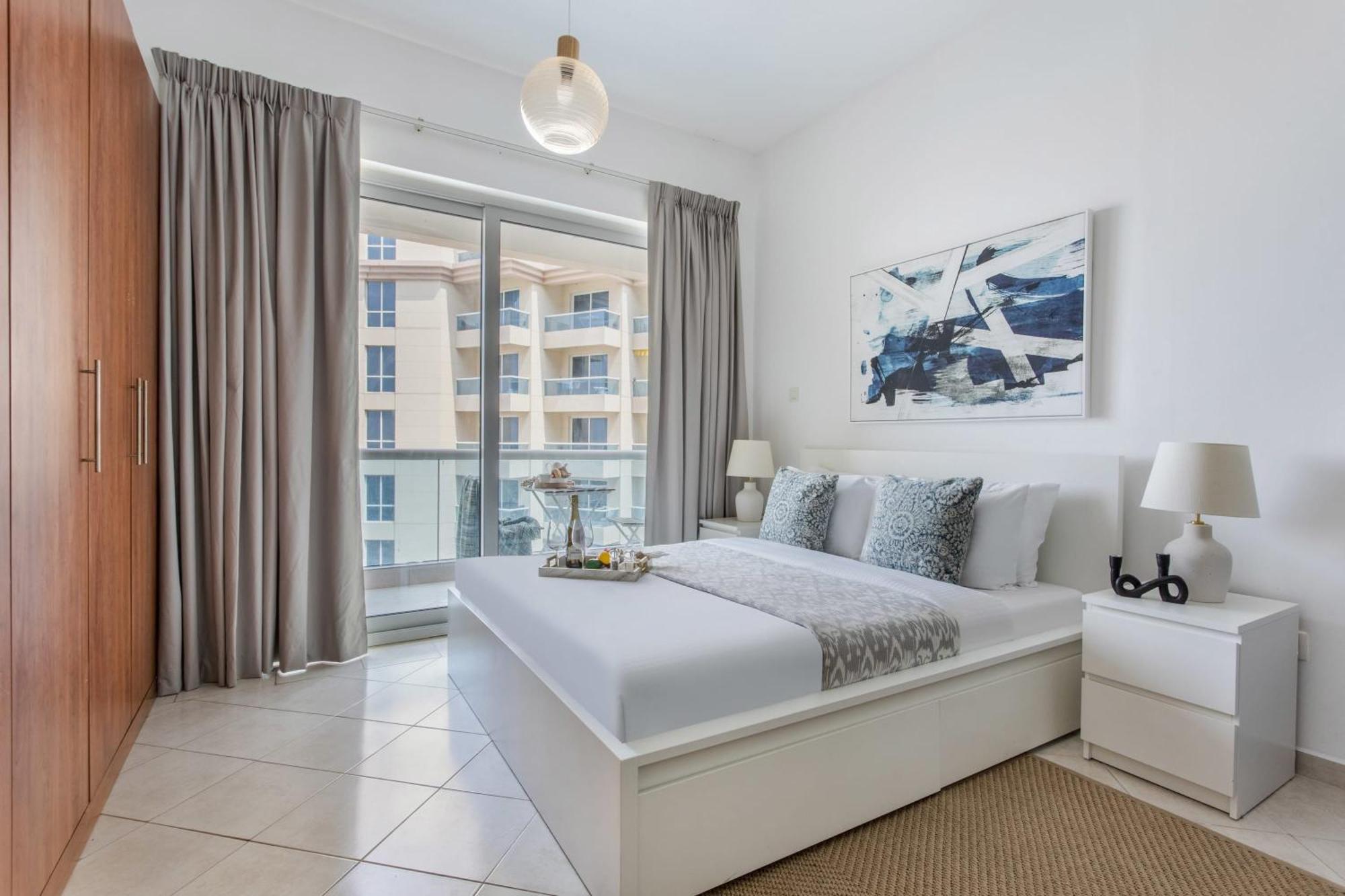 Frank Porter - Damac Crescent A