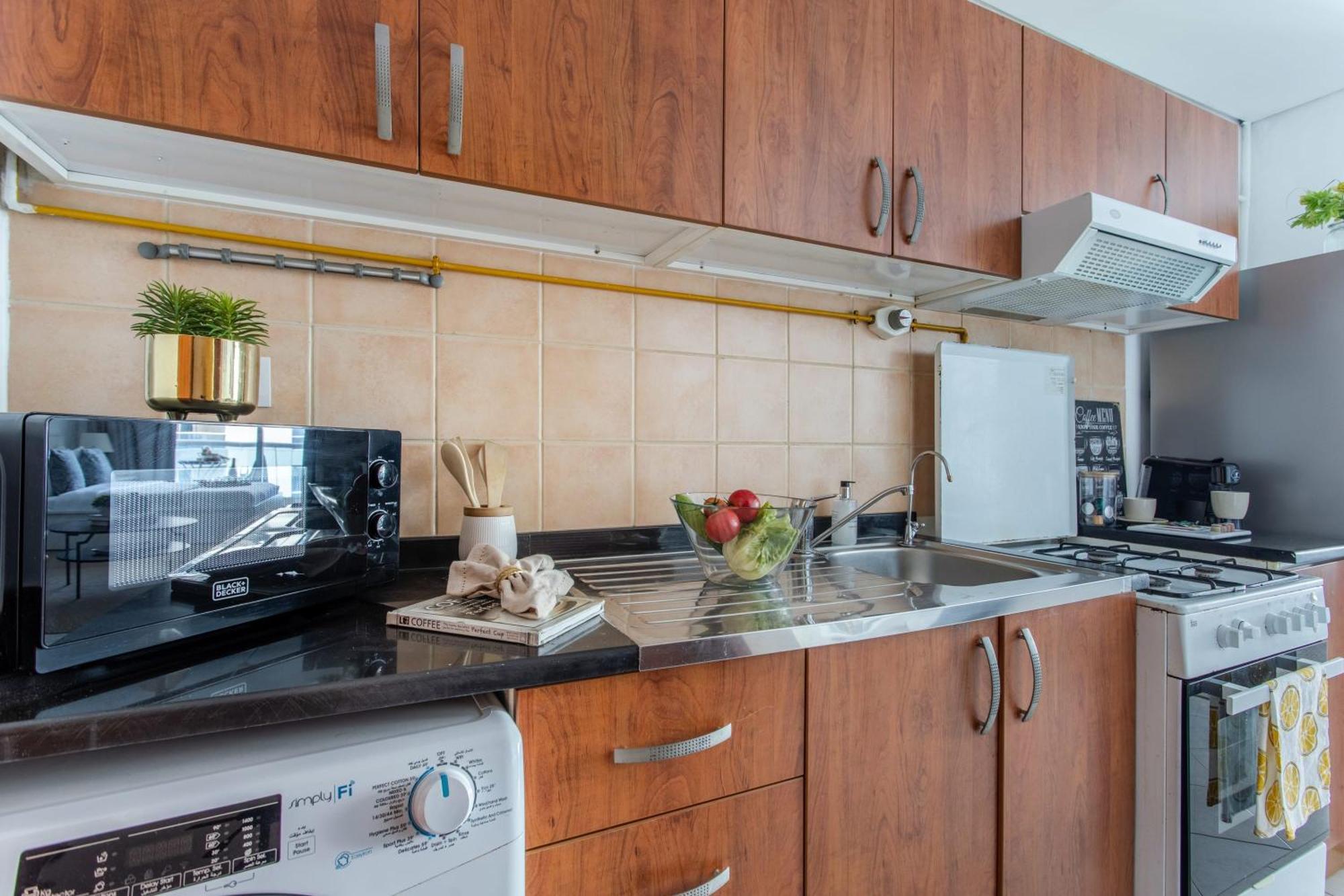 Frank Porter - Damac Crescent A Apartment