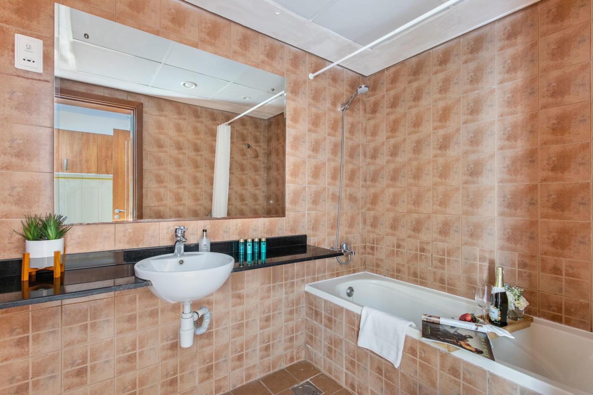 Apartment Frank Porter - Damac Crescent A