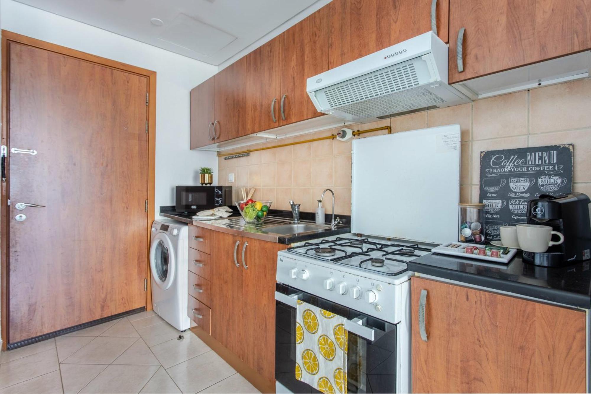 Frank Porter - Damac Crescent A Dubai