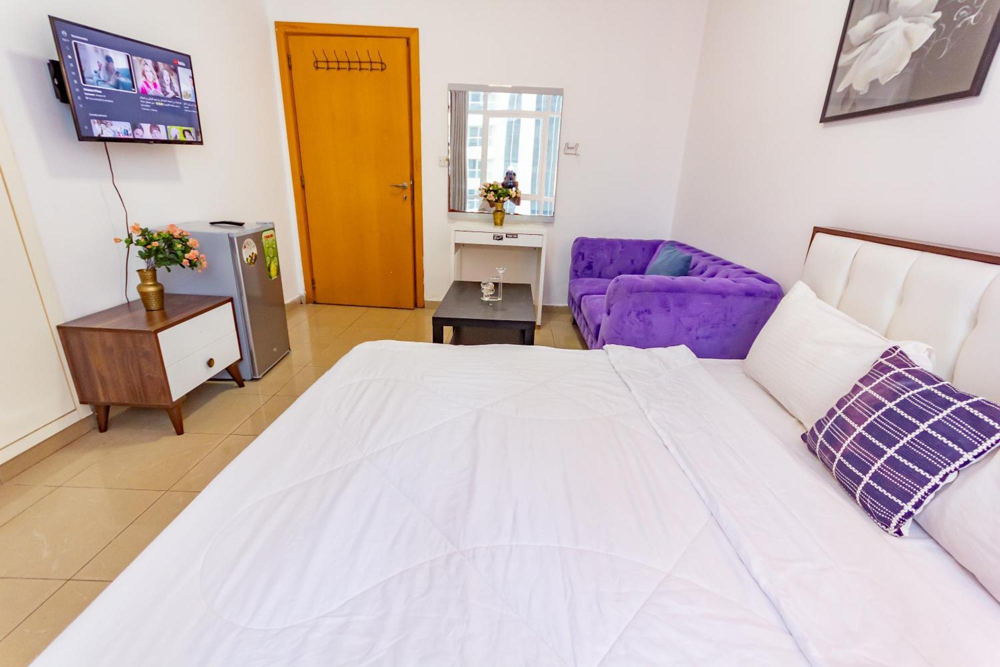 Spacious For Girls In Marina فتيات فقط Apartment