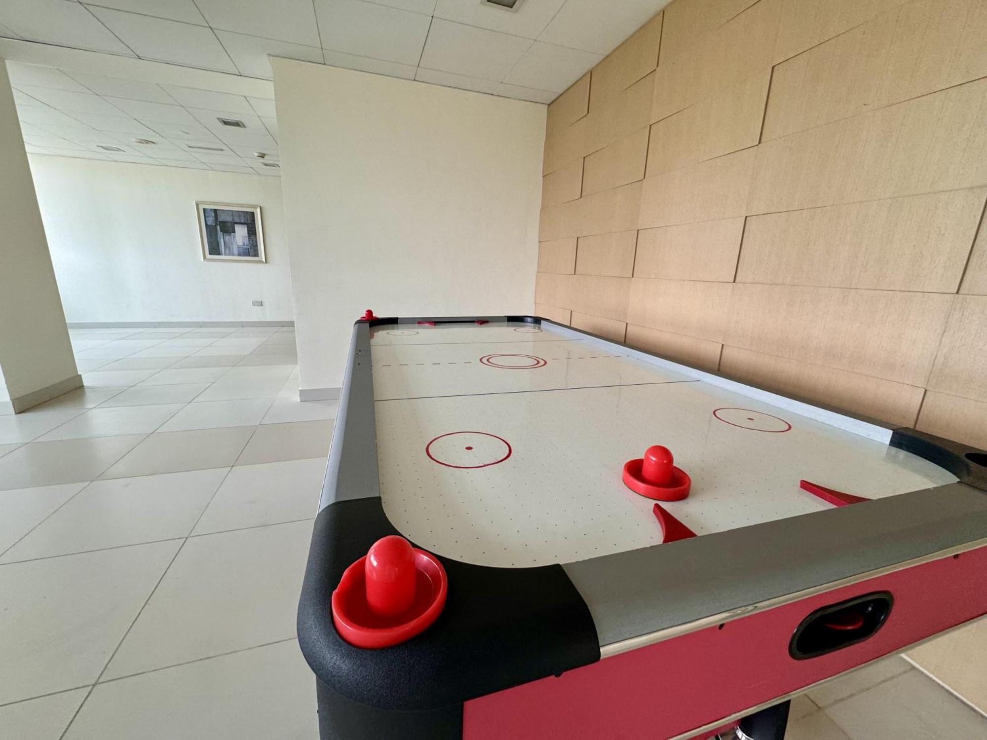 Easygo - Comfy 2bdr In Loft Tower Downtown Dubai