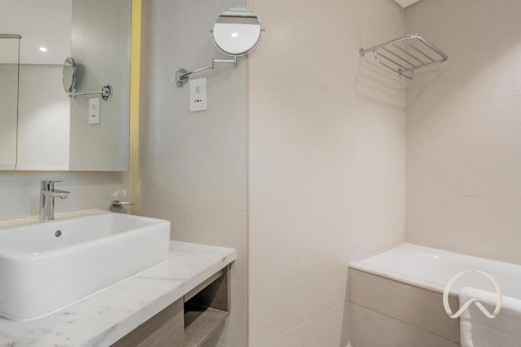Apartment Oraya - Upgraded 2br In Prive Maison, Canal View Dubai