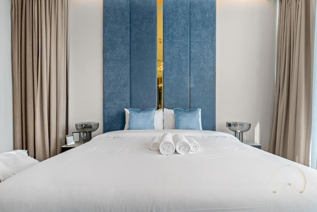 Oraya - Upgraded 2br In Prive Maison, Canal View Apartment Dubai