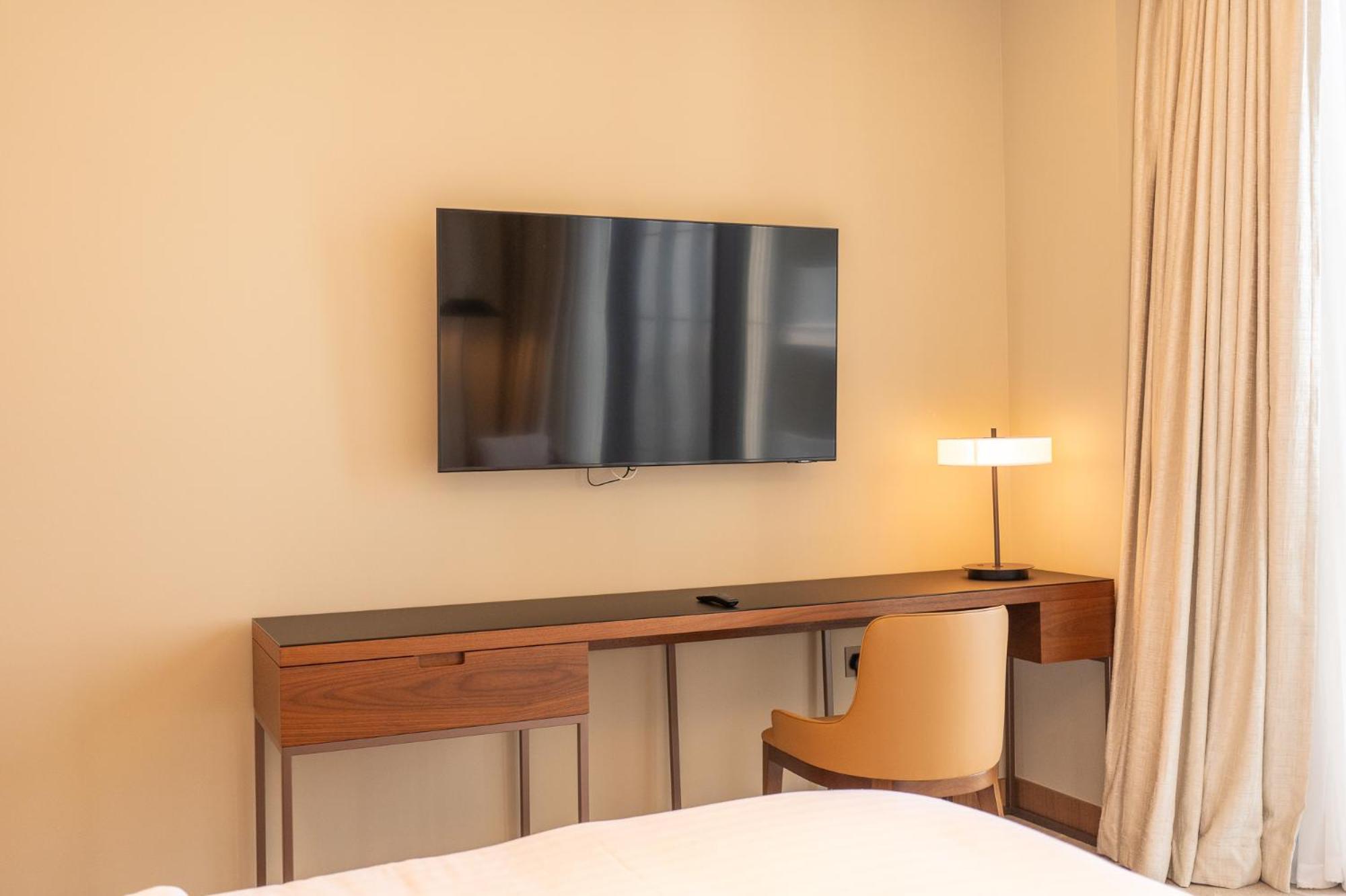 Address Residences Opera - Burj Khalifa Views 2 & 3-bedroom 1 Minute Walk To Burj Khalifa, Mall, Fountain By Heaven Crest