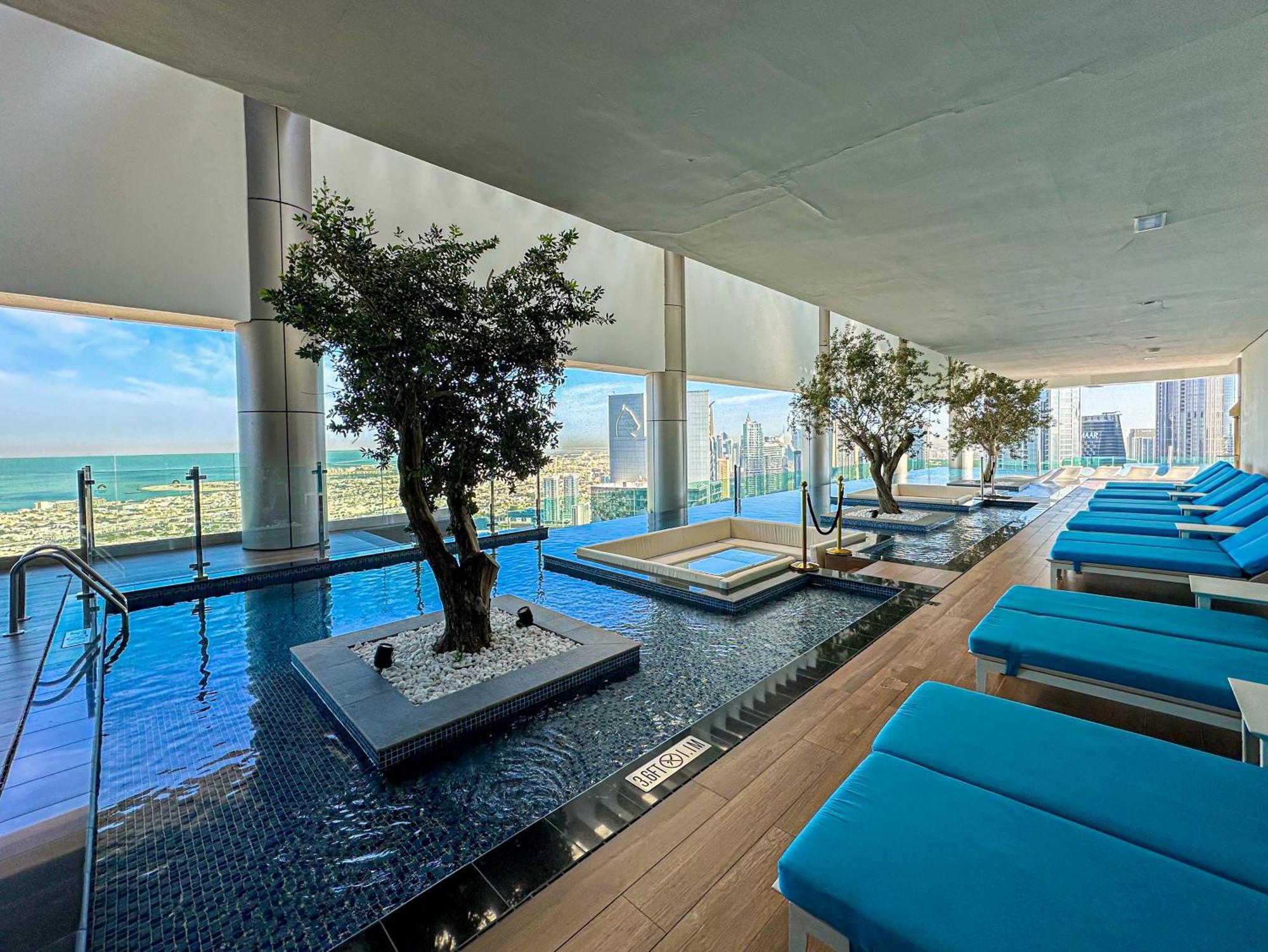 Sky-high Oasis Burj Khalifa Views, Rooftop Infinity Pool, 3br In Paramount Midtown