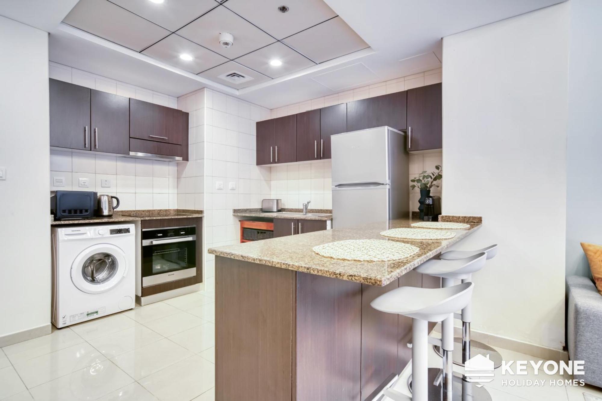 Contemporary One Bedroom 3 * Dubai