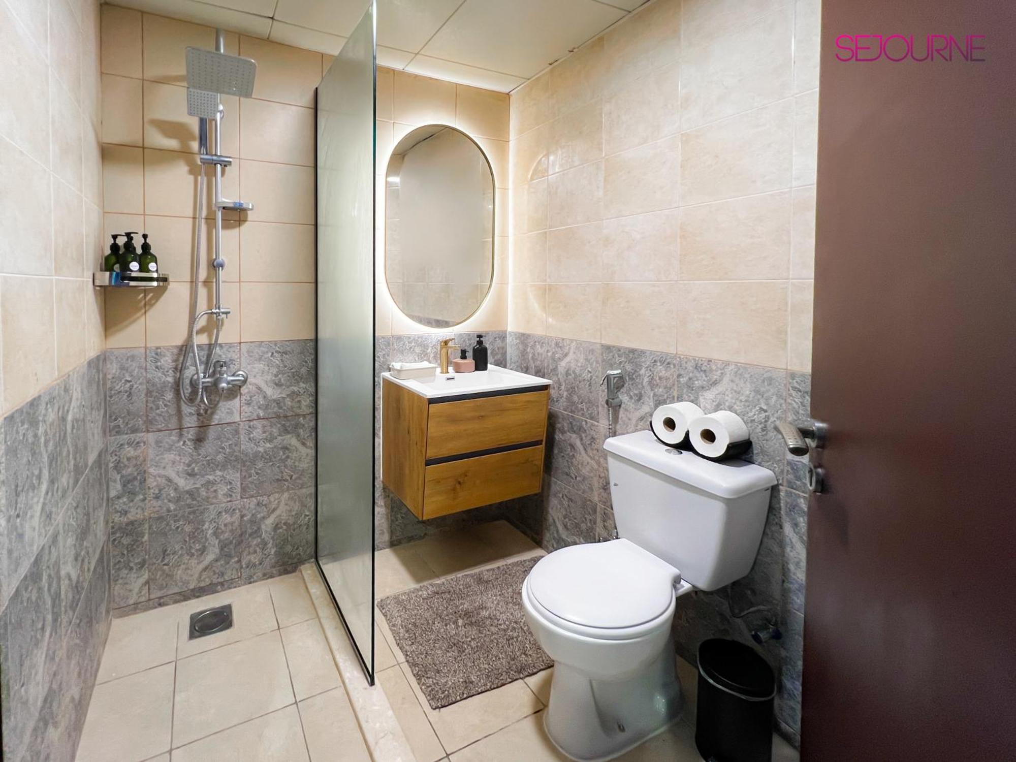 Luxurious 2br In Gate 1 Apartment