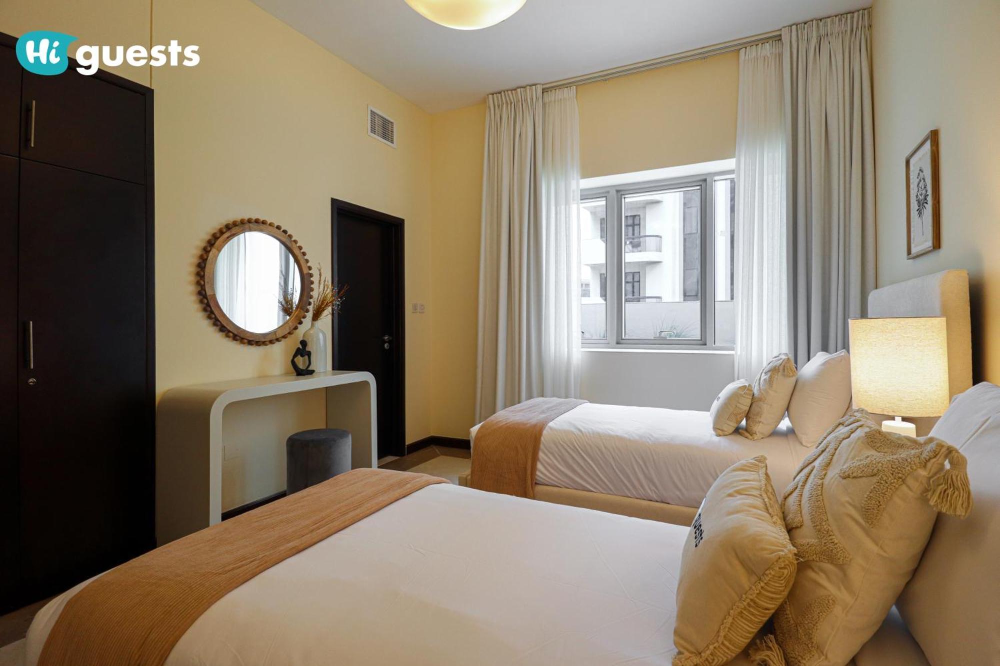 Higuests - Elegant Family Retreat In Dubai's Deira 3br Oasis Apartment
