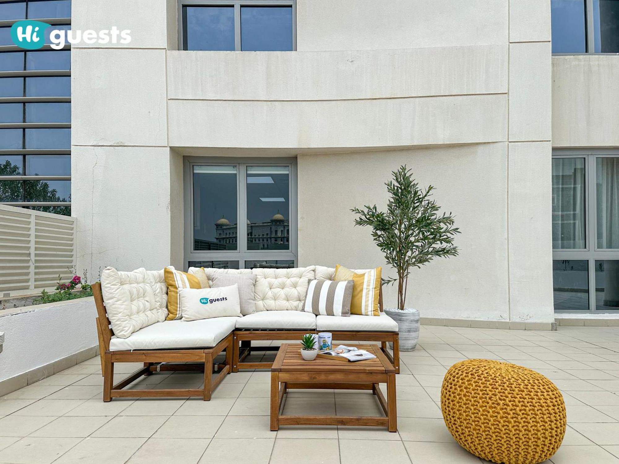 Higuests - Elegant Family Retreat In Dubai's Deira 3br Oasis