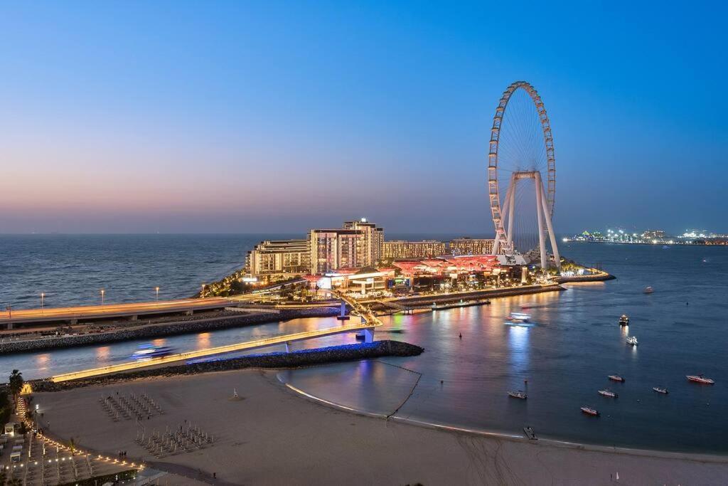 Apartment First Class 2br Vibrant Waterfront District *