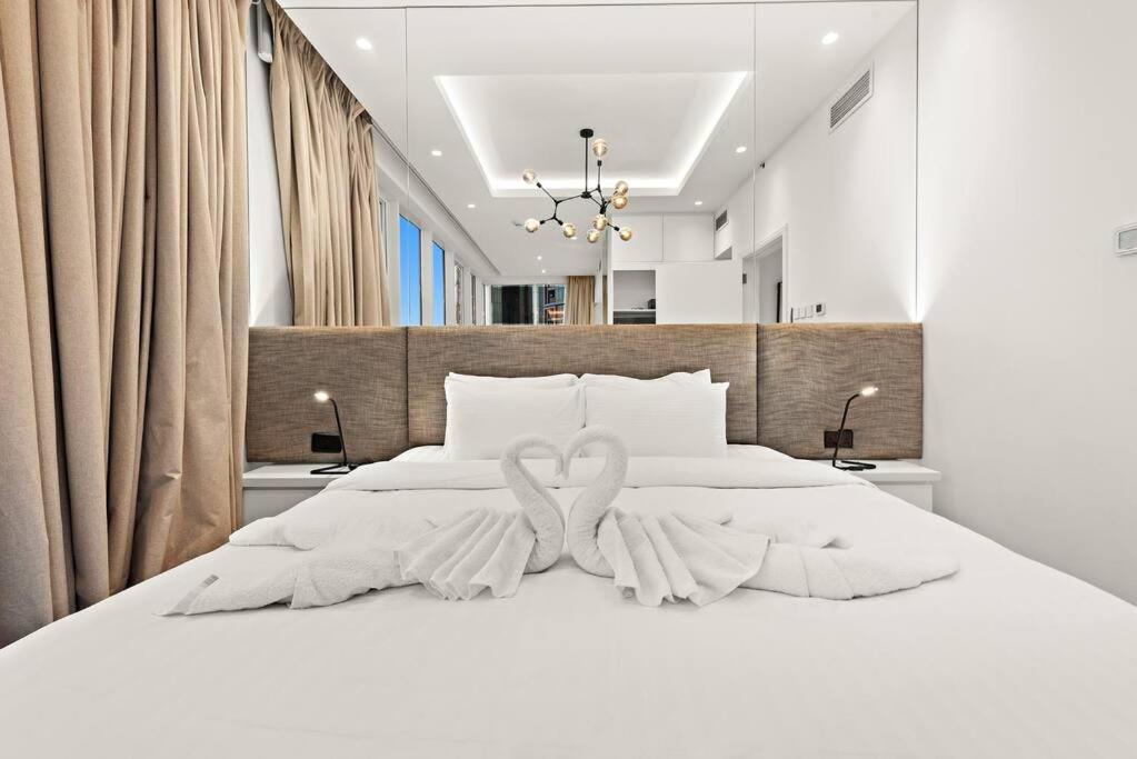 First Class 2br Vibrant Waterfront District * Dubai