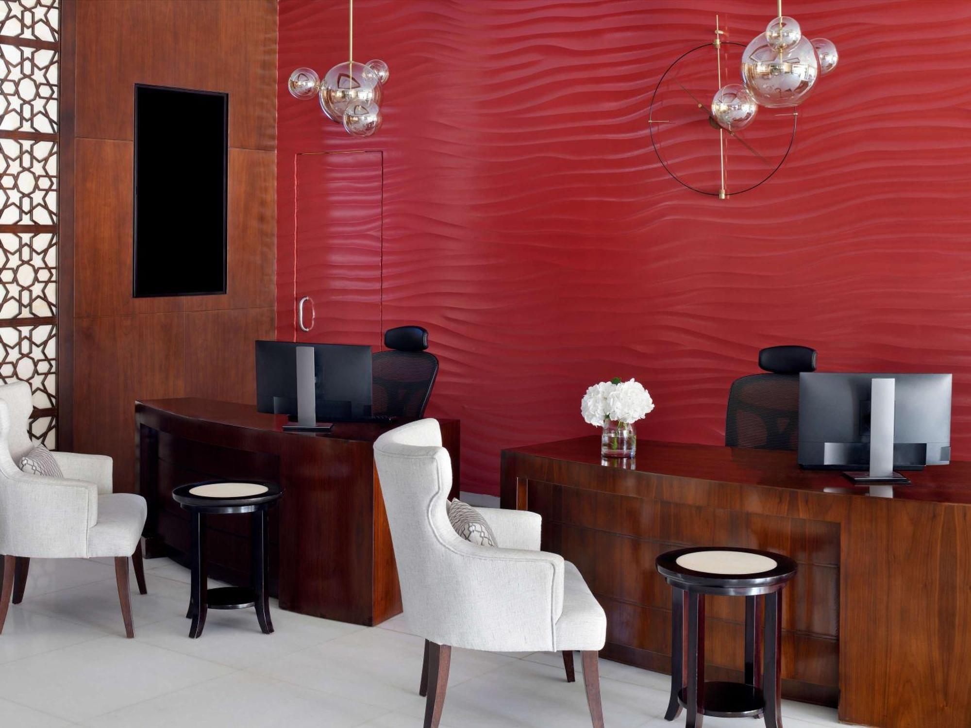 Aparthotel Moevenpick Al Mamzar 5*