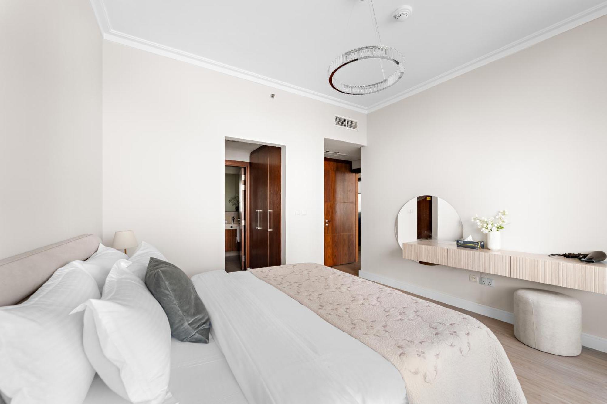 First Class 3br With Full Burj Khalifa And Fountain View Apartment *