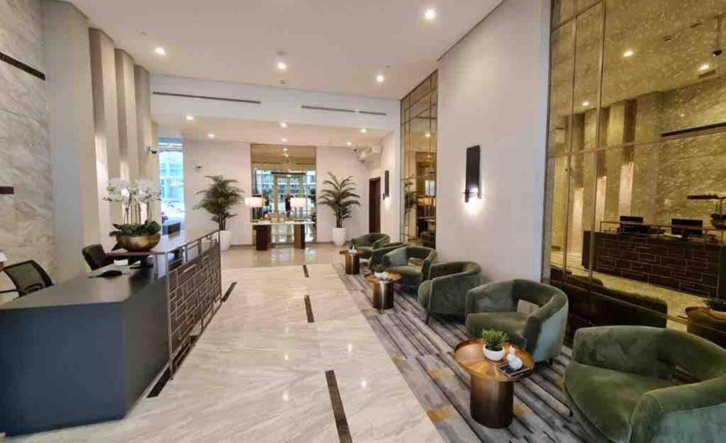 5-star Burj Khalifa View In Boho With Pool & Gym! Apartment
