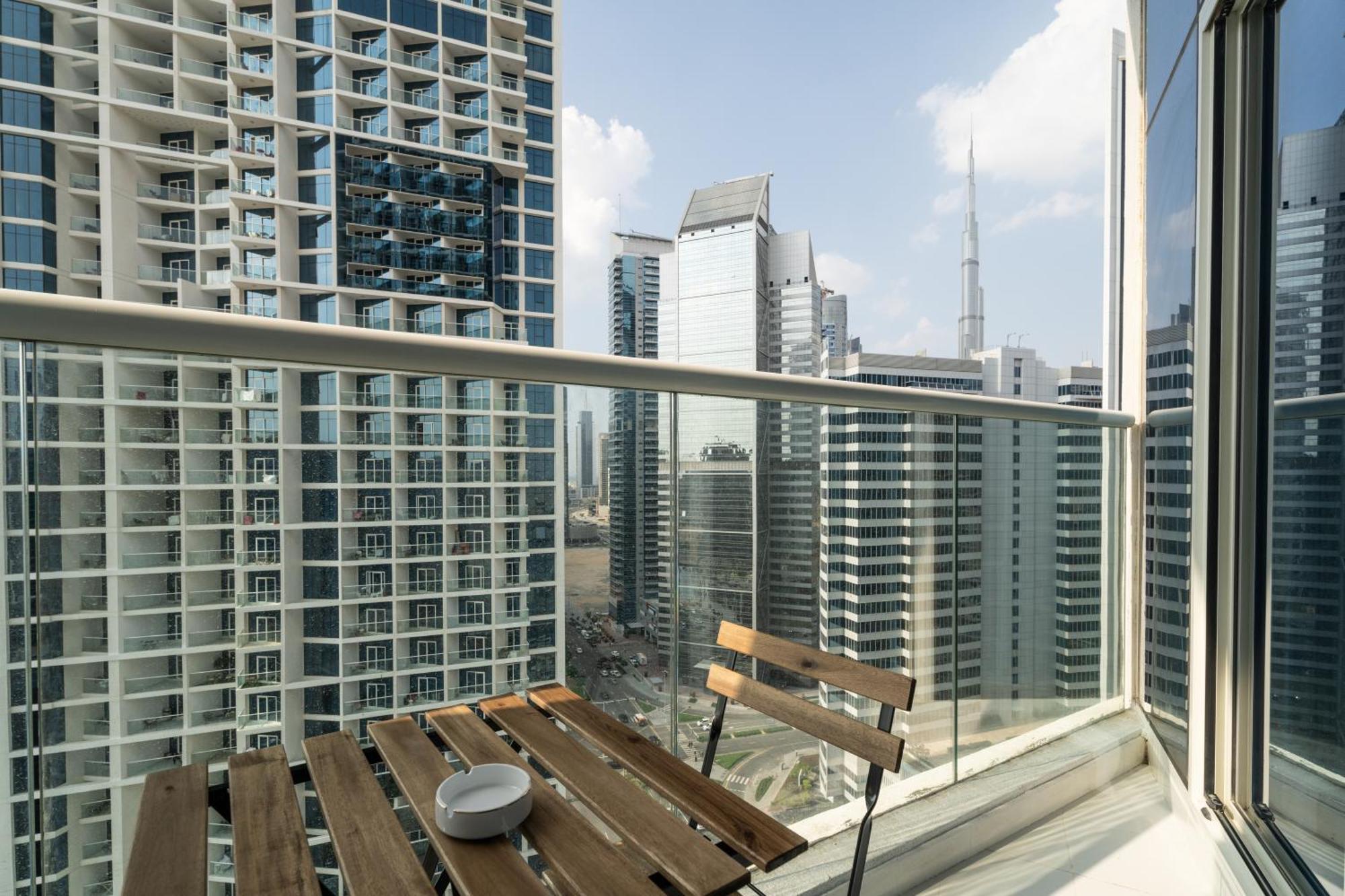 Apartment Aliving Stylish At Damam Prive With Balcony And Partial Burj Khalifa View-1315 *