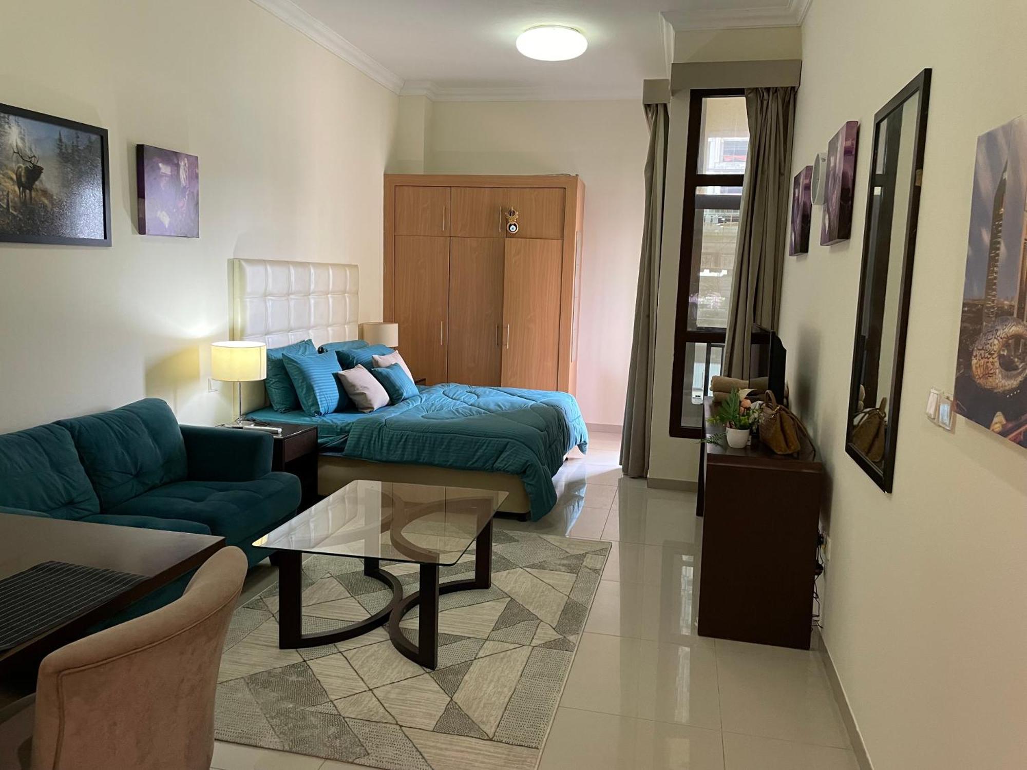 Apartment Homes2retreat - In Lincoln Park Sheffield