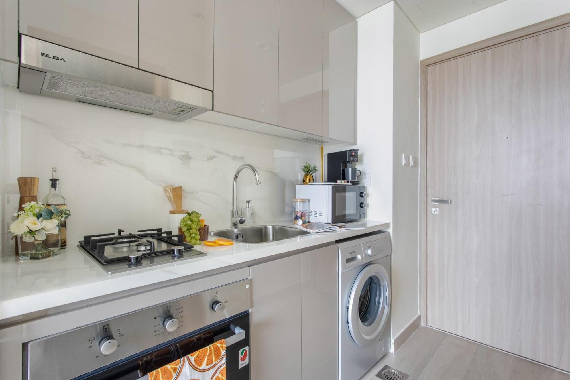 Apartment Frank Porter - Azizi Riviera 46