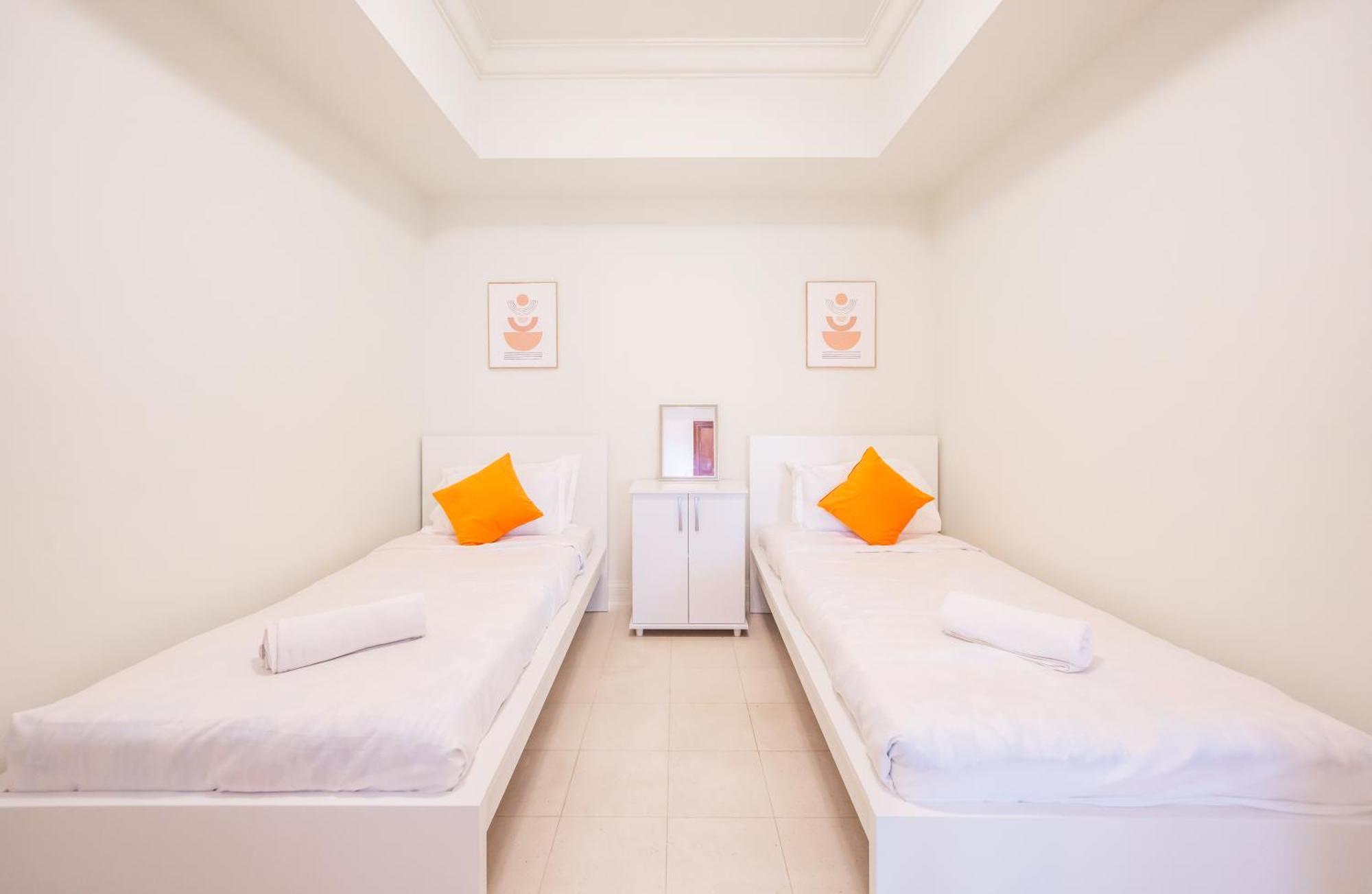 Quickstay Homes -2br At Al Mesk Tower Marina Apartment *