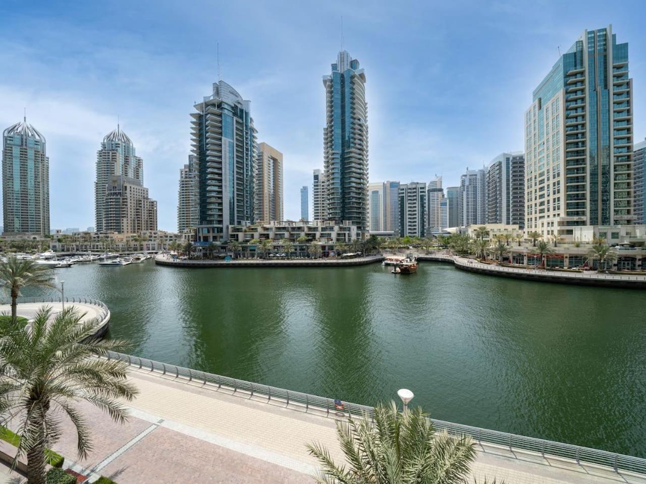 Stunning 1 Bed With Infinity Pool - Marina * Dubai