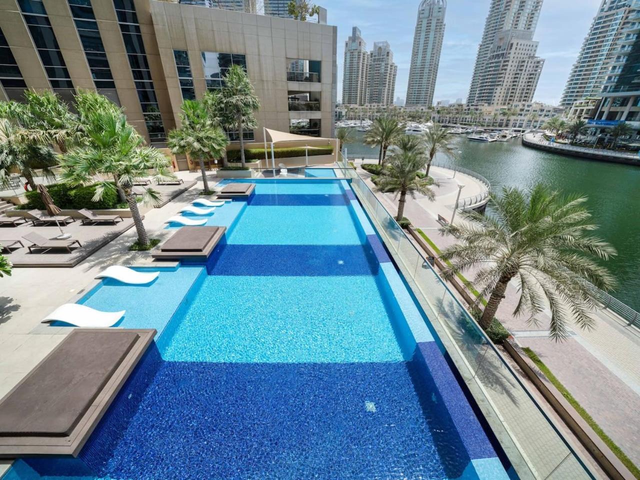 Stunning 1 Bed With Infinity Pool - Marina