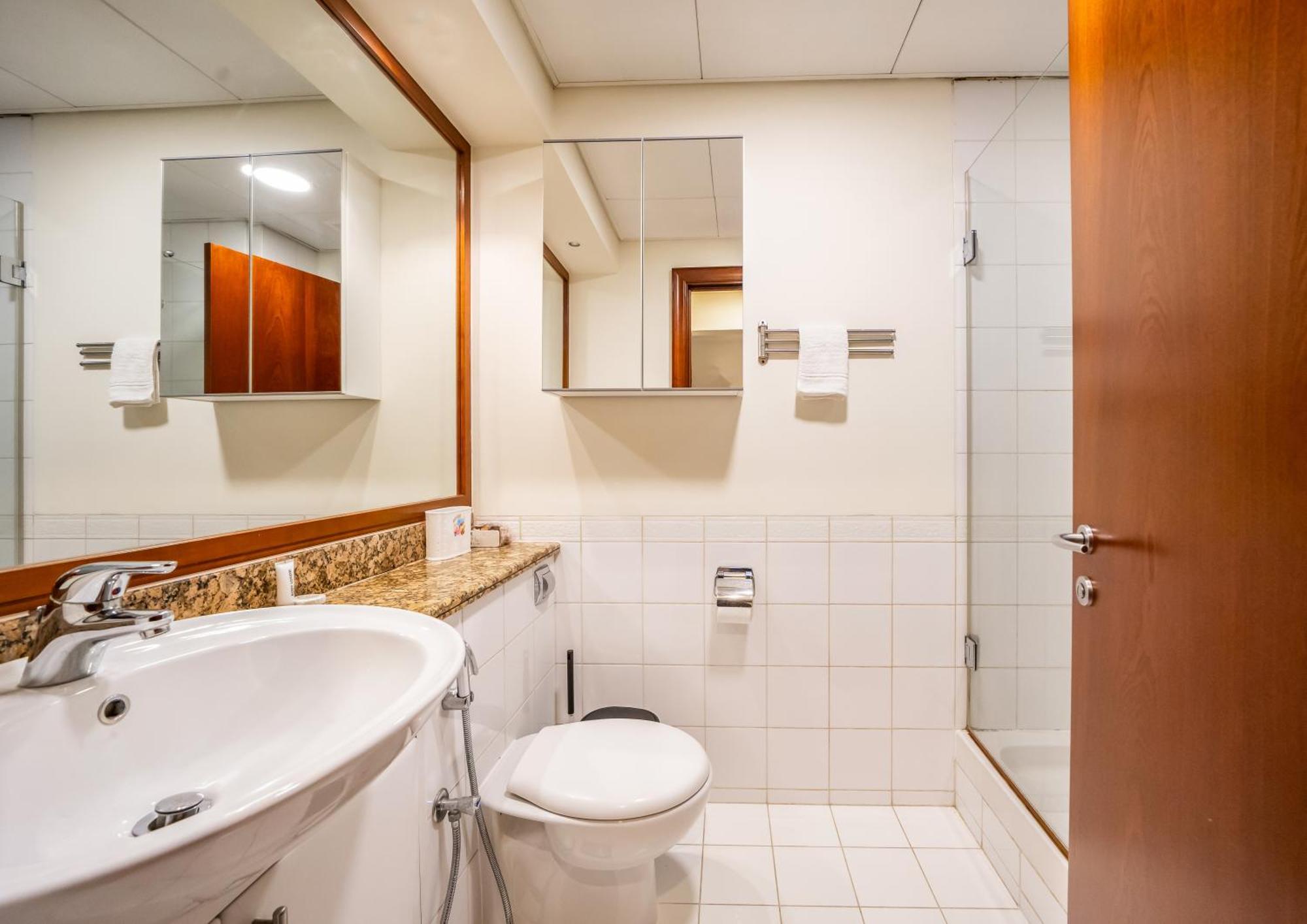 Quickstay Homes -2br At Al Mesk Tower Marina *
