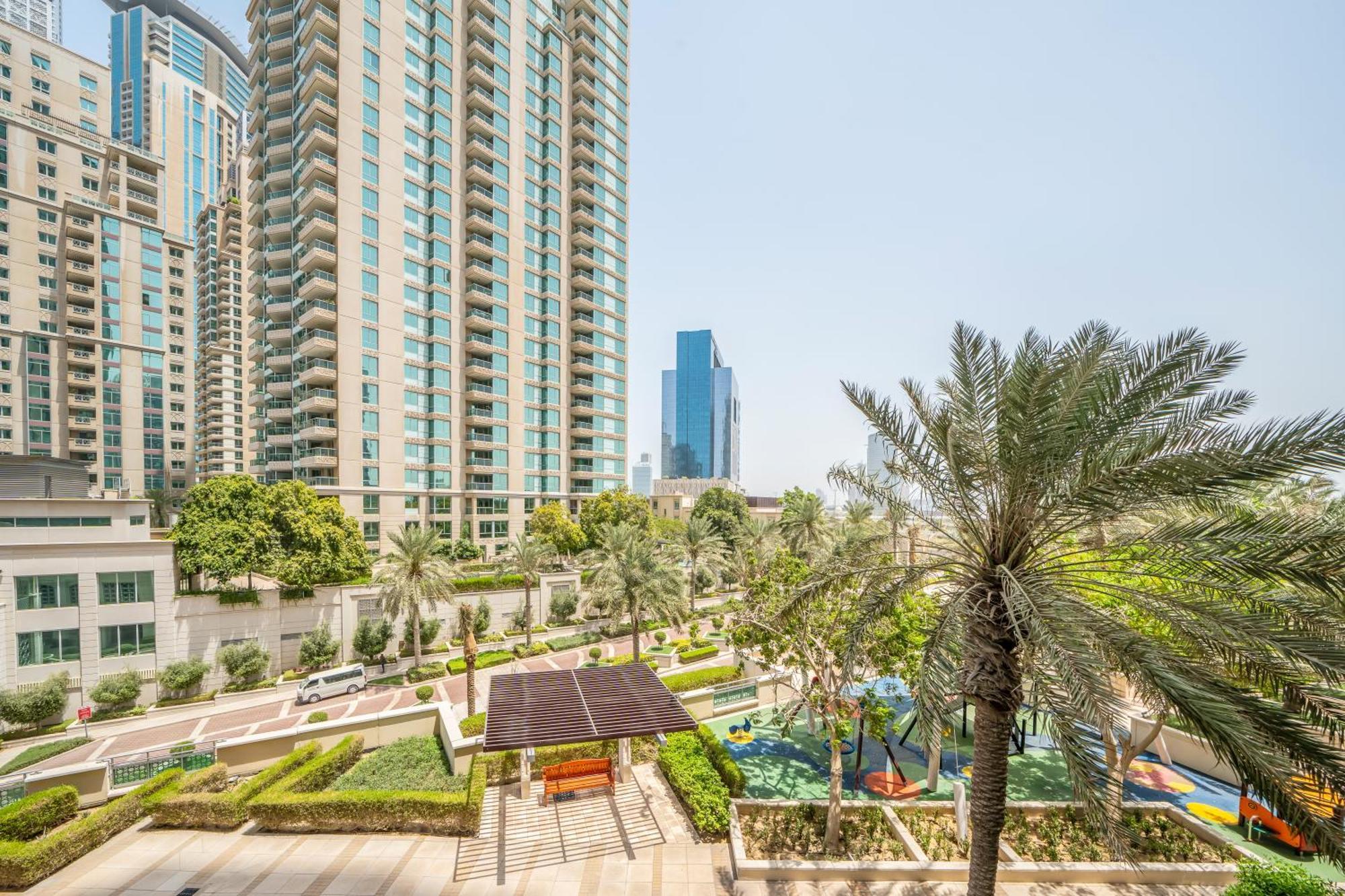 Quickstay Homes -2br At Al Mesk Tower Marina Apartment