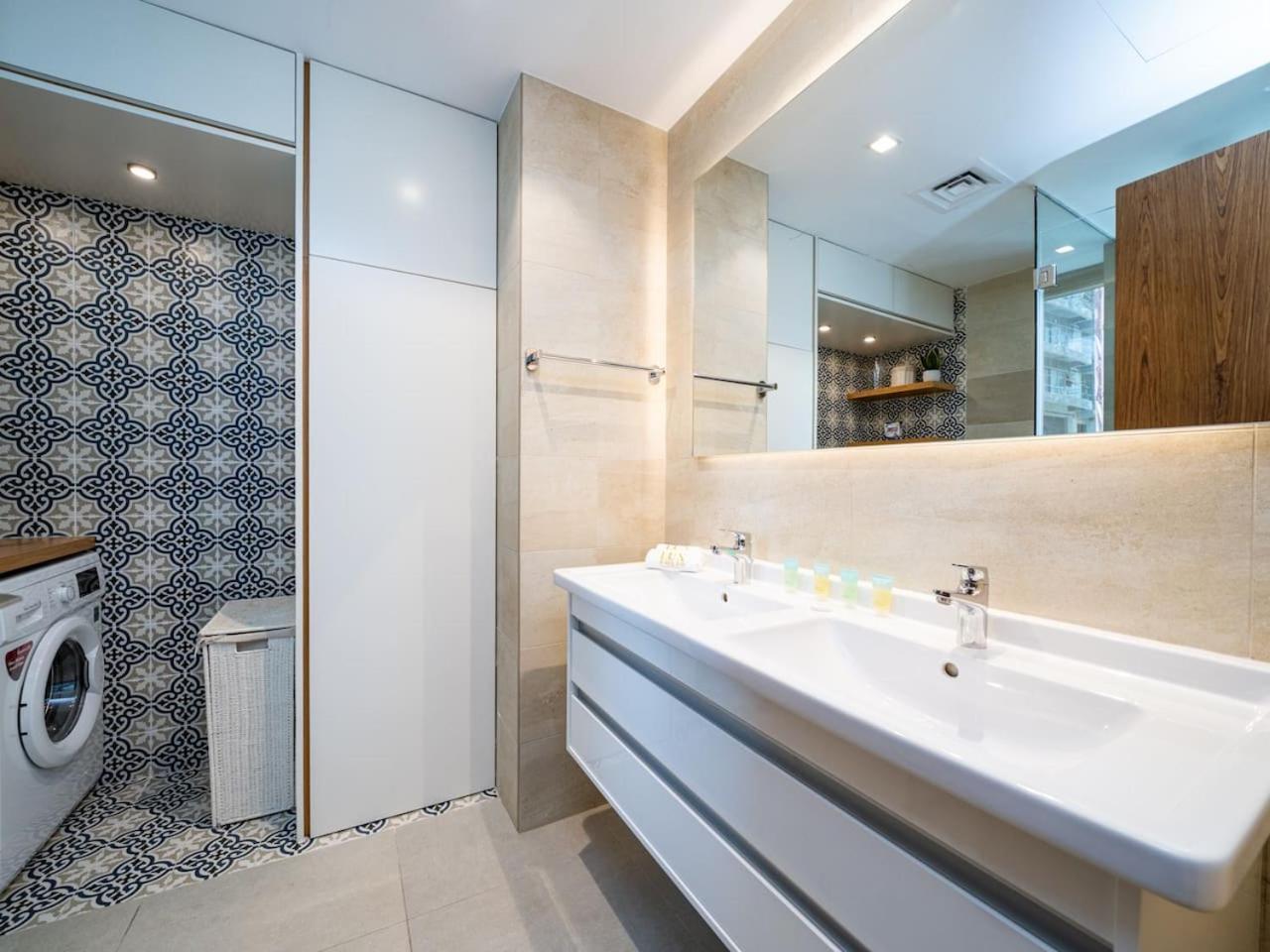 Stunning 1 Bed With Infinity Pool - Marina Apartment Dubai