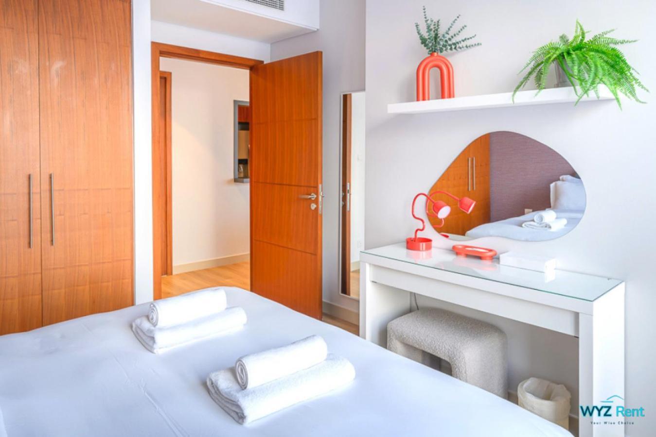 Spectacular 3 & Half Br In Downtown ,burj Khalifa View * Dubai