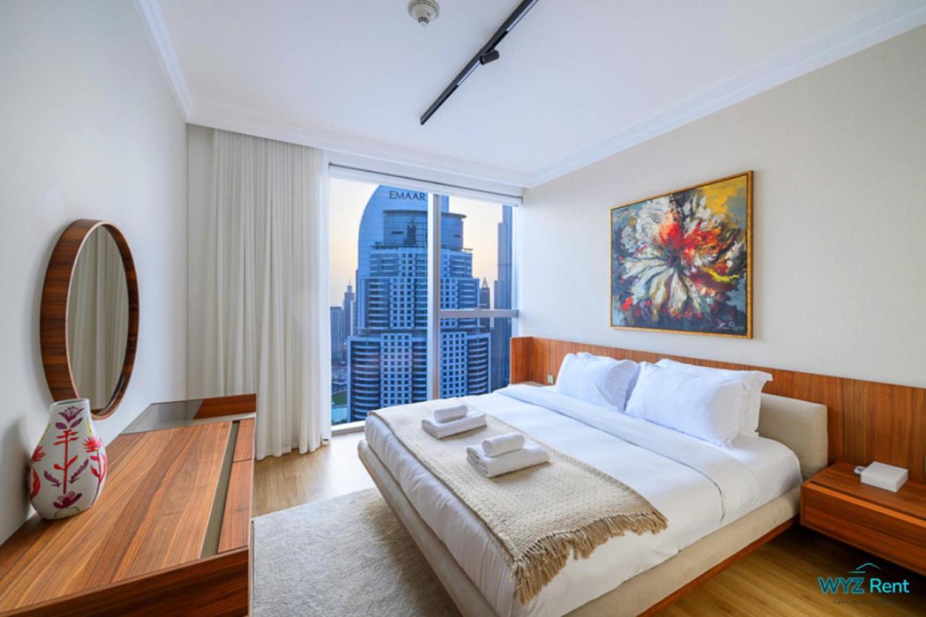 Spectacular 3 & Half Br In Downtown ,burj Khalifa View Apartment *