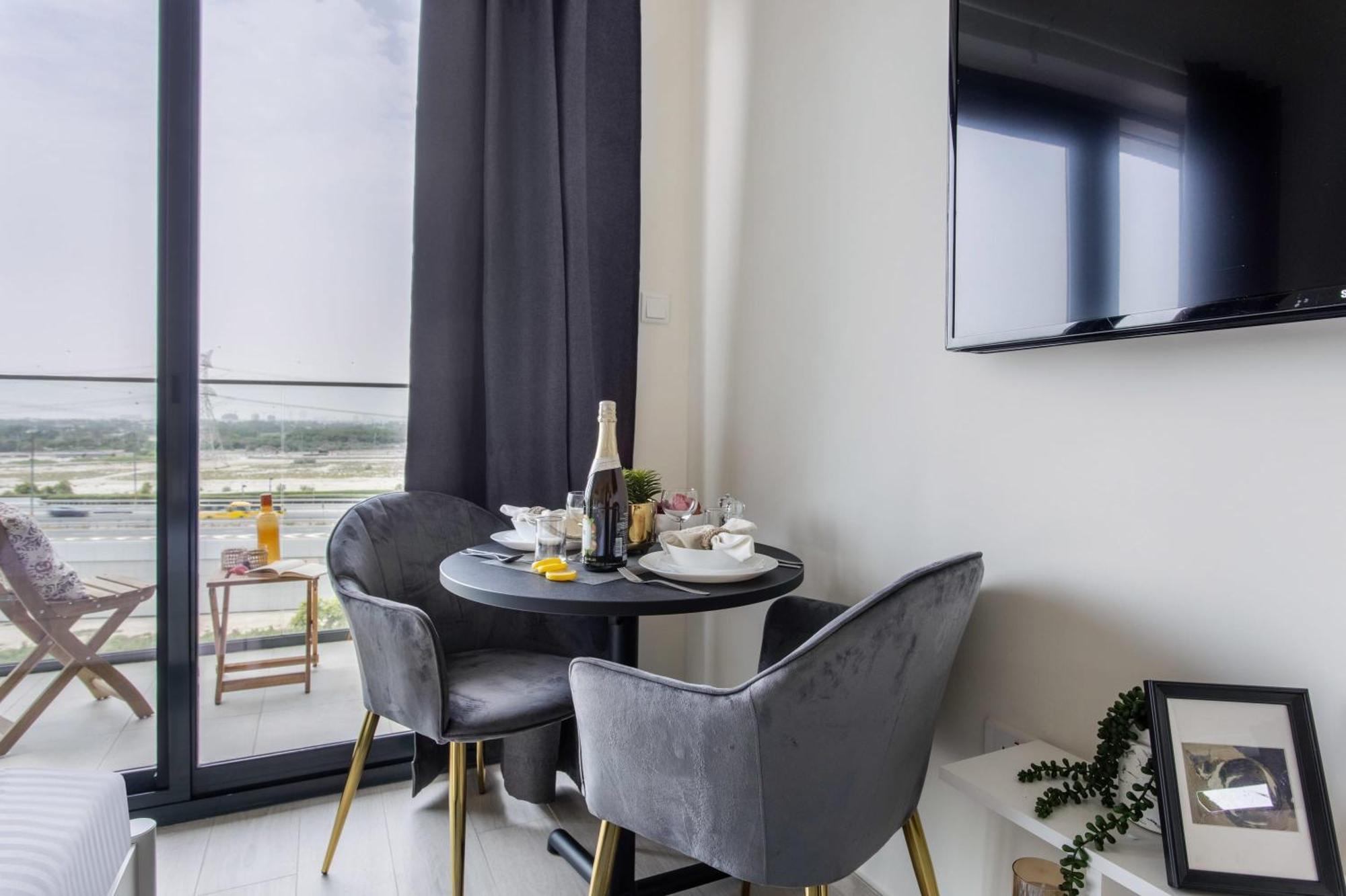 Apartment Frank Porter - Azizi Riviera 46