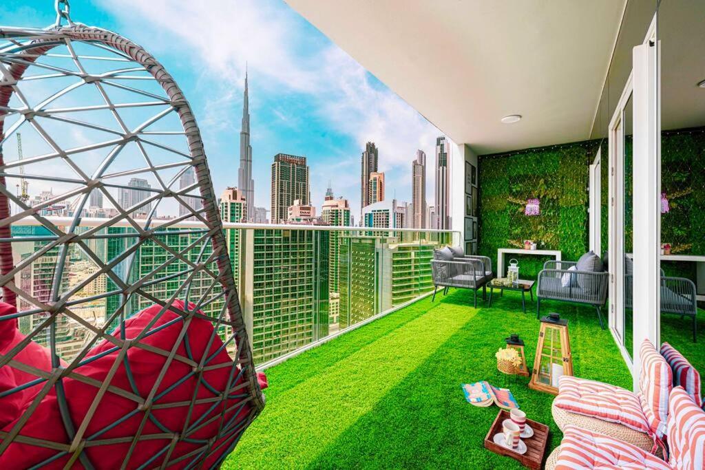 Gorgeous 2br With Full Burj Khalifa View, 5 Mins From Mall Apartment Dubai