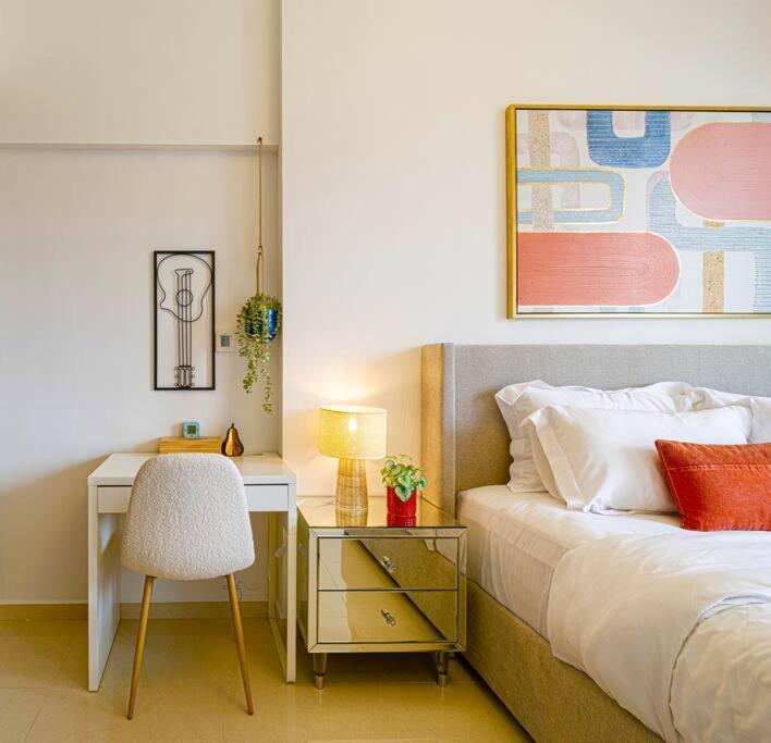 Gorgeous 2br With Full Burj Khalifa View, 5 Mins From Mall Apartment Dubai