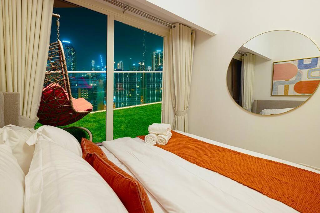 Apartment Gorgeous 2br With Full Burj Khalifa View, 5 Mins From Mall