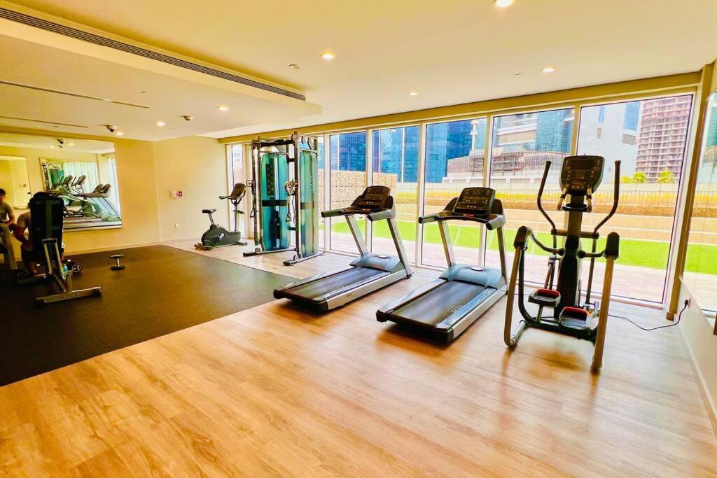 Gorgeous 2br With Full Burj Khalifa View, 5 Mins From Mall Apartment Dubai