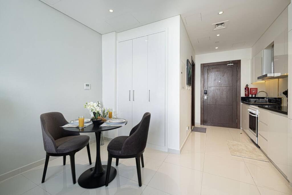 Holiday home Lux In Damac Hills *