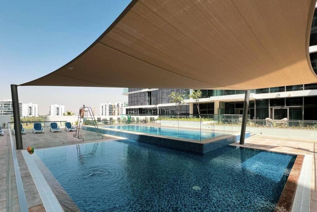 Lux In Damac Hills Holiday home