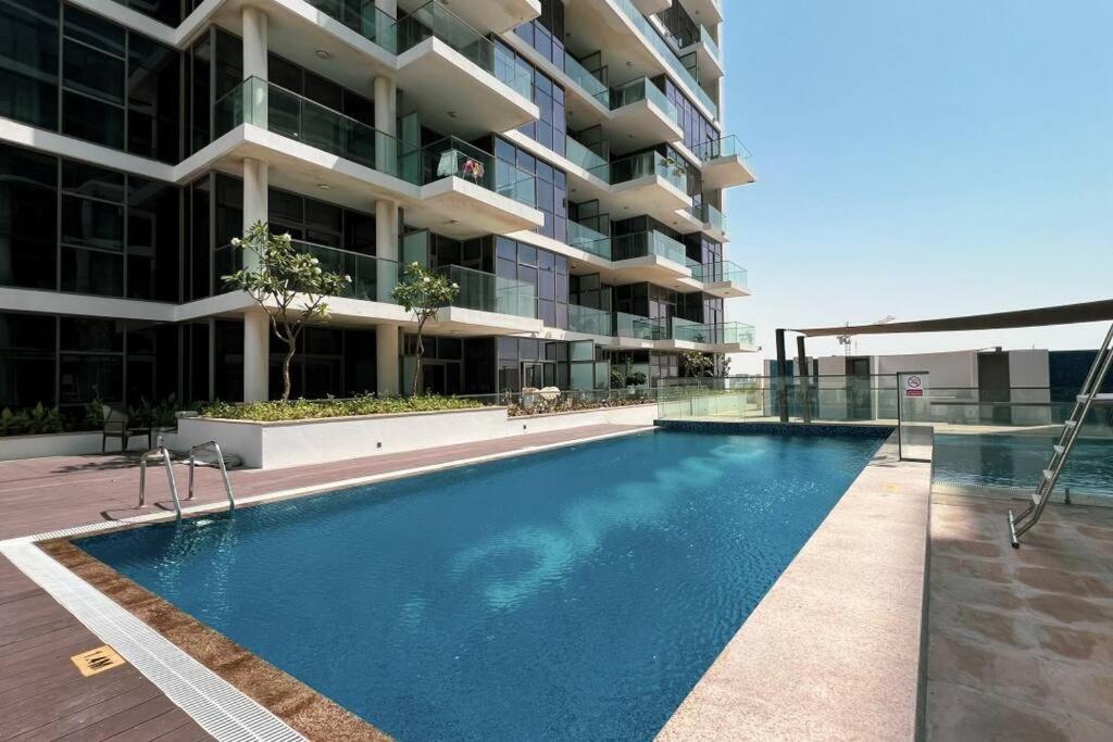 Lux In Damac Hills Holiday home Dubai