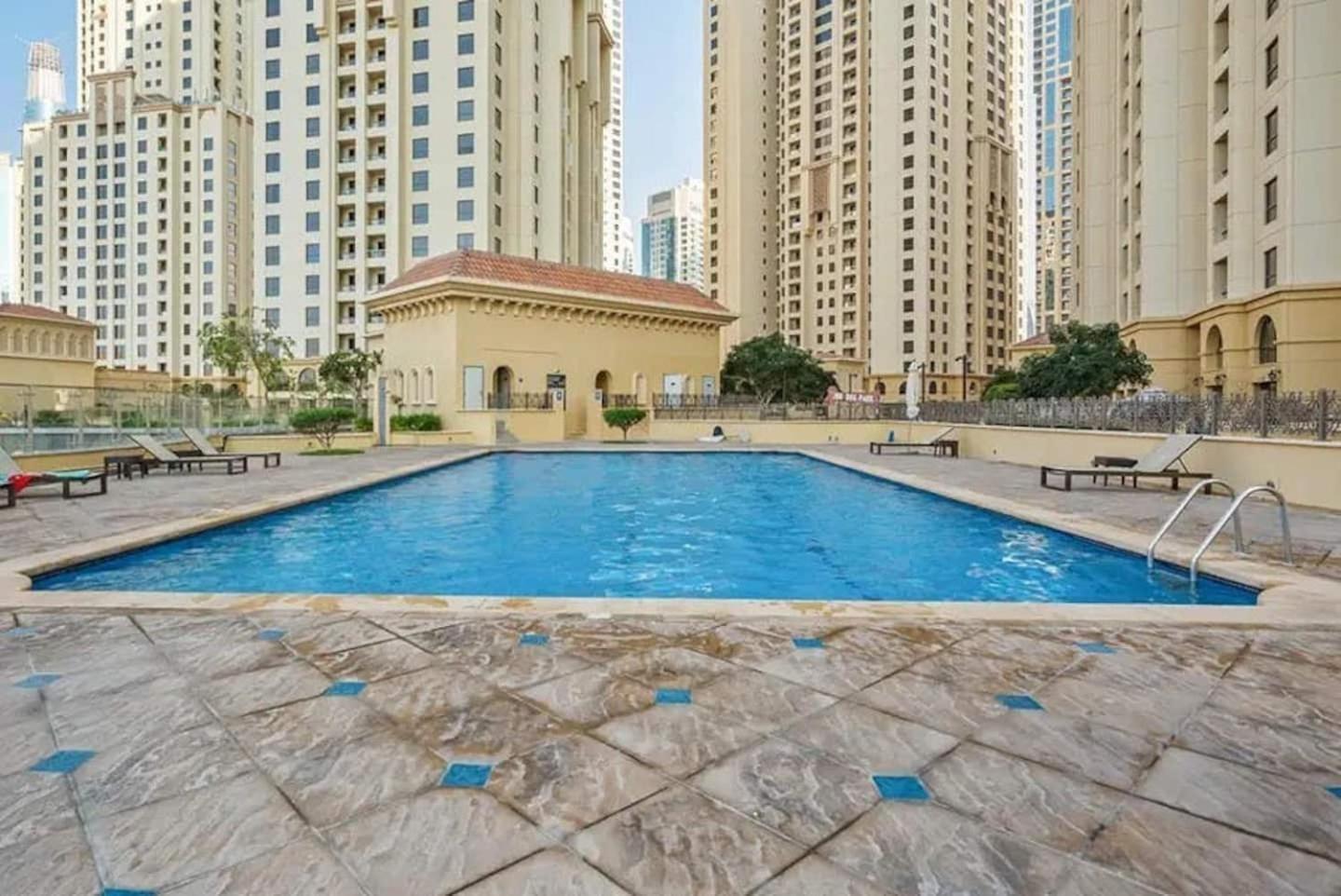 Spacious 2-bedroom Getaway In Jbr, Prime Location Dubai