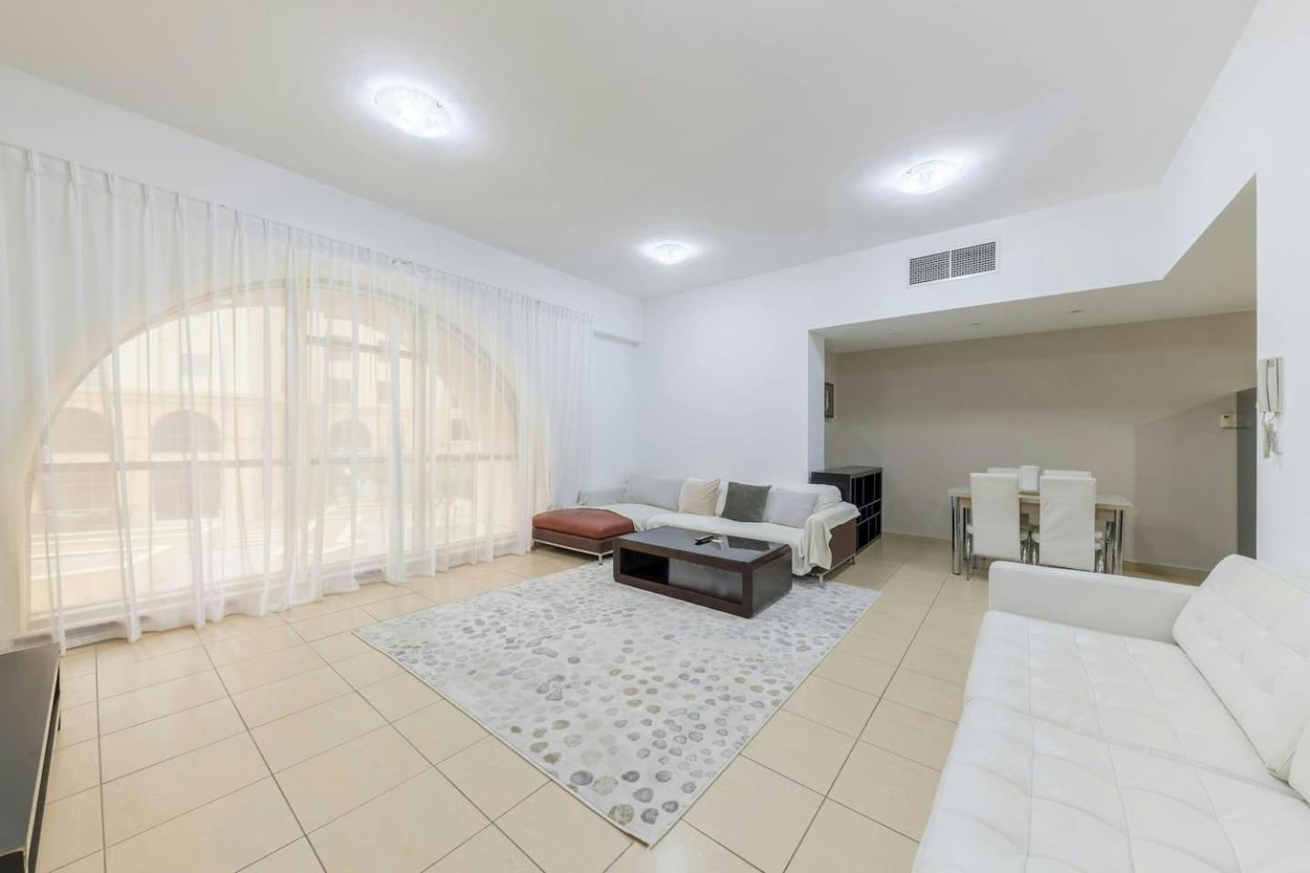 Spacious 2-bedroom Getaway In Jbr, Prime Location
