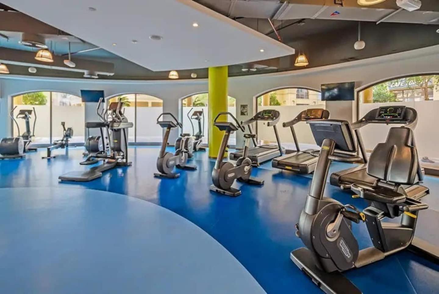 Apartment Spacious 2-bedroom Getaway In Jbr, Prime Location *
